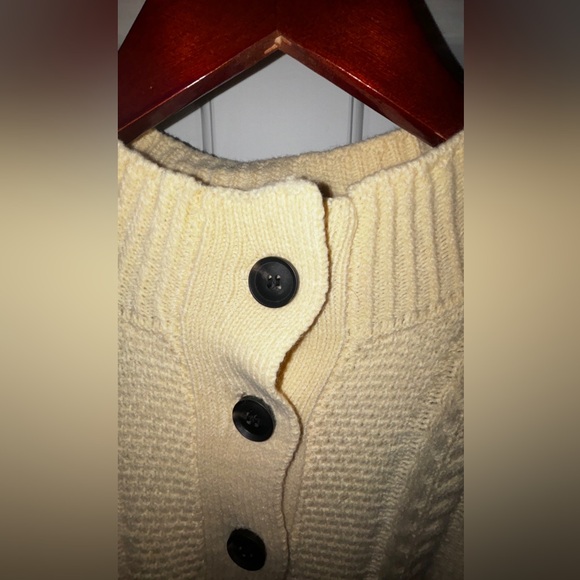 EUC Pastel Yellow Fisherman Sweater Size L mint condition - Picture 4 of 9